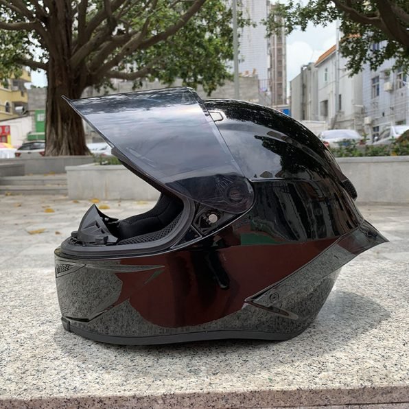 Motorcycle Aero Dynamic Shape Helmet